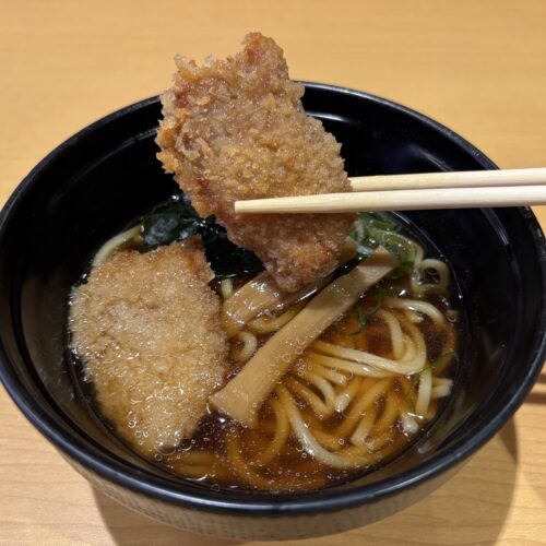 スシローコク旨まぐろ醤油ラーメン
