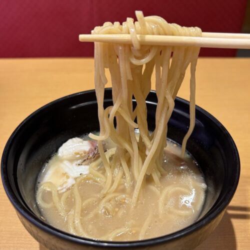 スシローの定番ラーメンが劇的リニューアル！ マグロ・貝・鯛の3種食べ比べで判明した「専門店レベルの至高の1杯」