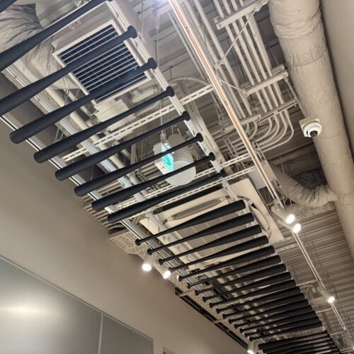 ニューバランス原宿 1階