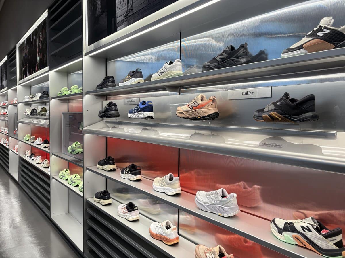 ニューバランス原宿 2階