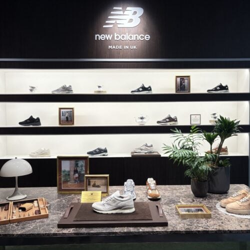 「ニューバランス原宿」はなぜ聖地になったのか?クラフトマンシップが光る4階建ての全貌と、ここでしかできない究極の試し履き、そして大谷翔平コレクション