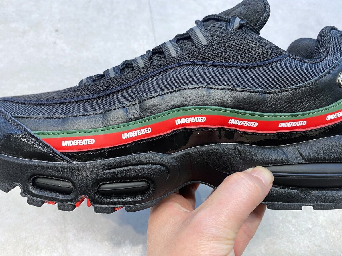 UNDEFEATED × Nike（アンディフィーテッド × ナイキ）のエアマックス95 SP "ブラック"