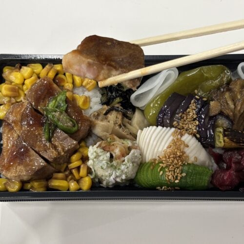 細川出飯社　画廊弁当（トンテキバターコーン弁当）