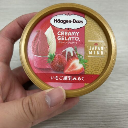 ハーゲンダッツ　ミニカップ CREAMY GELATO『いちご練乳みるく』　