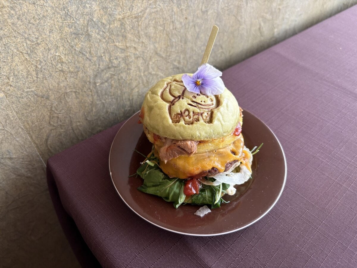 フシギダネのトロピカルバーガー