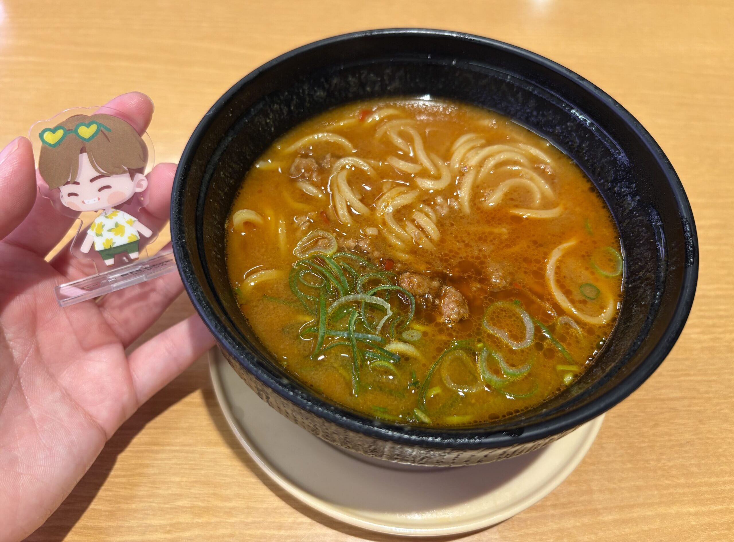 スシロー　挑戦！旨辛ミンチラーメン BTS Island:インザソムコラボ限定ミニアクスタ付き