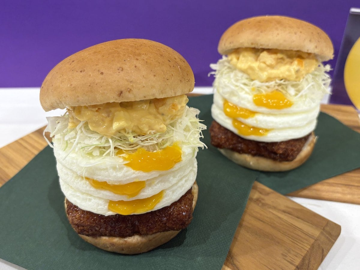 ケンタッキーフライドチキン　トリプル月見バーガー