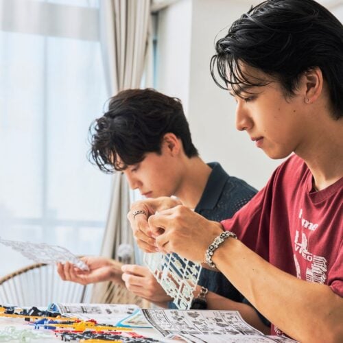 【ガンプラ入門】初心者と経験者がTRY! smartモデルがRX-78-2とνガンダムをビルド、驚きの完成度を公開