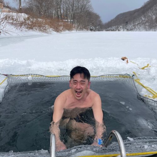 週8回サウナに行くガチサウナーが3秒でギブアップした“氷の水風呂”がヤバかった。さらに北海道くったり湖ならではの外気浴とは？