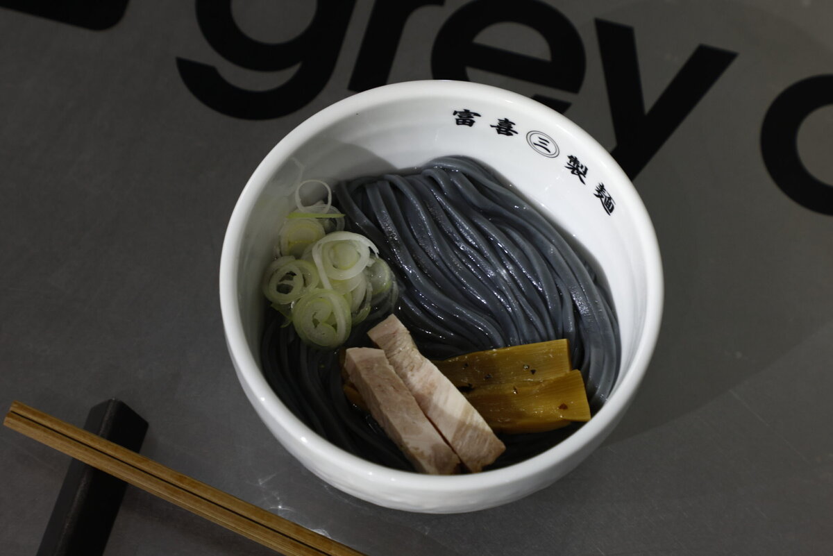 「富喜製麺研究所」共同開発スペシャルメニュー「グレヌー（のどごし生麺）」