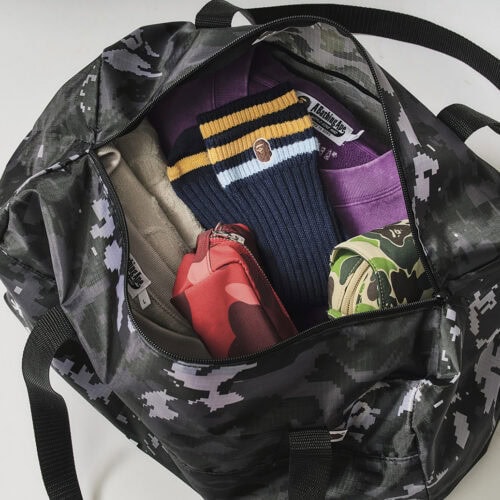 smart3月・4月合併号の特別付録 A BATHING APE® ビッグボストンバッグは、容量約29L 、1~2泊分の荷物が入るビッグサイズ
