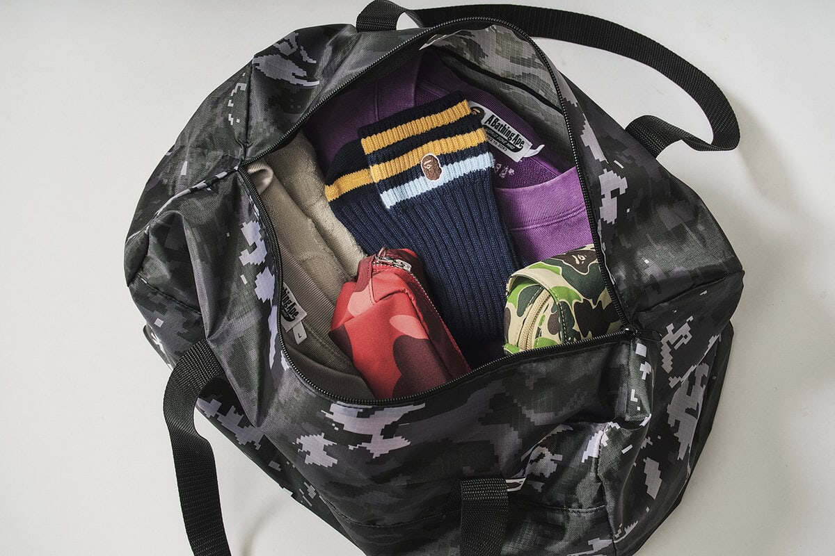 smart3月・4月合併号の特別付録 A BATHING APE®
ビッグボストンバッグは、容量約29L 、1~2泊分の荷物が入るビッグサイズ