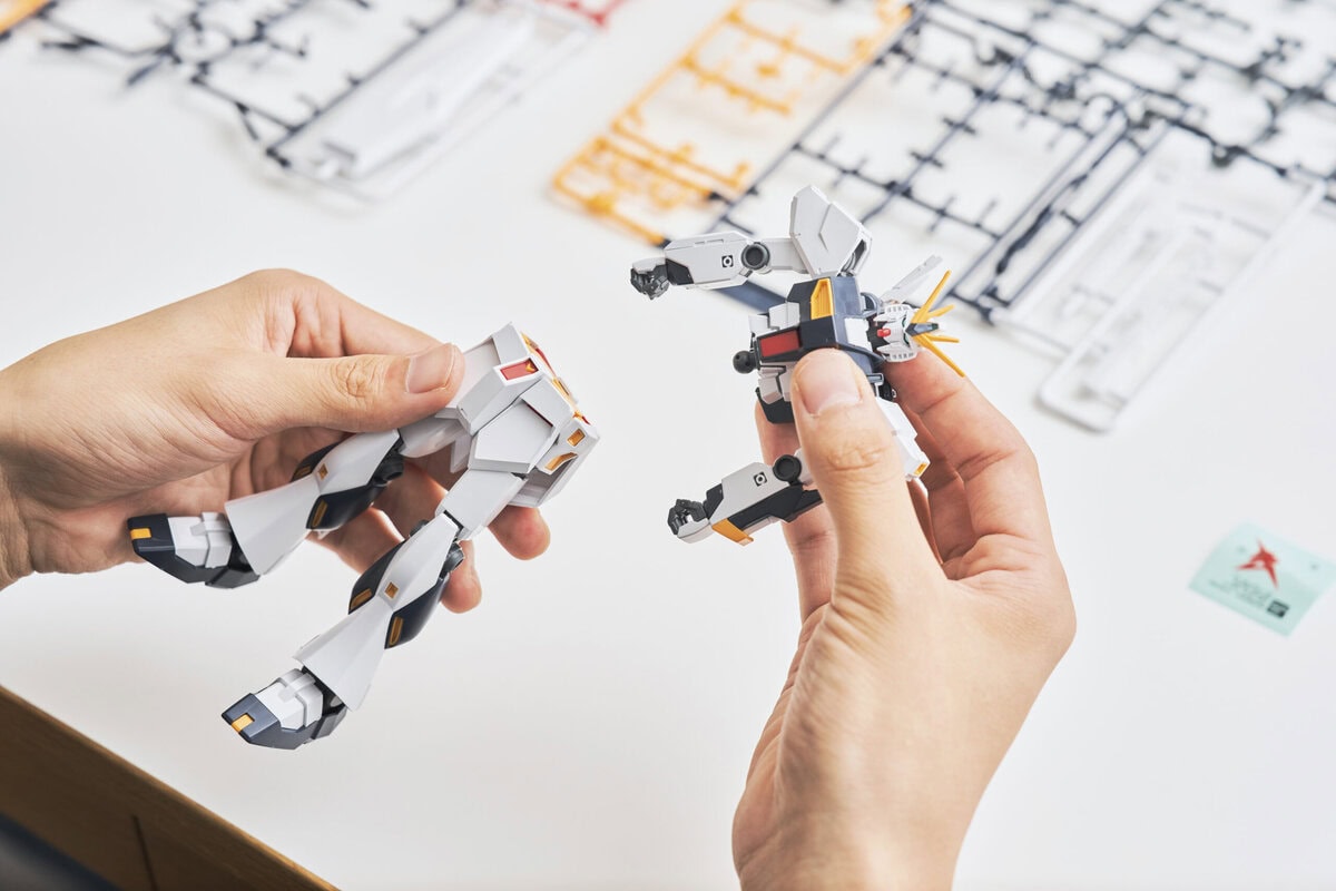 ガンプラを組み立てていく