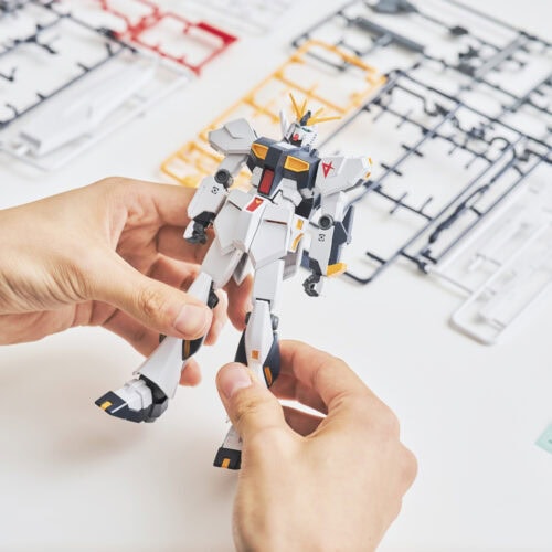 ガンプラを組み立てていく