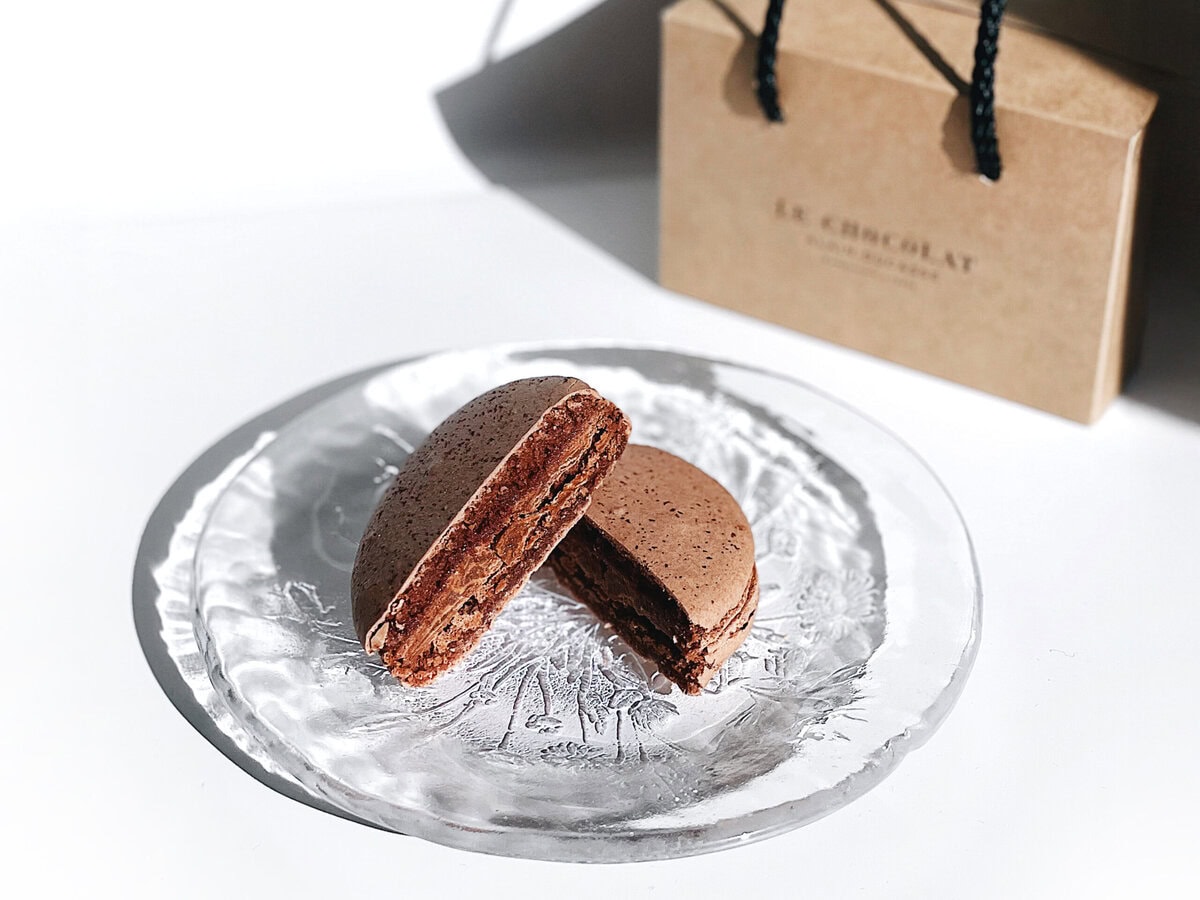 ル・ショコラ・アラン・デュカスのマカロンショコラ