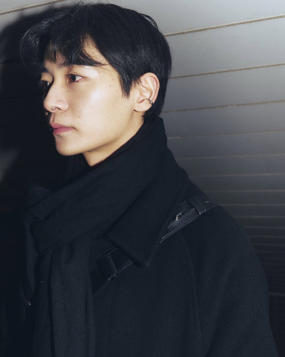 【スナップ】気鋭の韓国ブランドをふんだんに取り入れた大人のシックコーデ