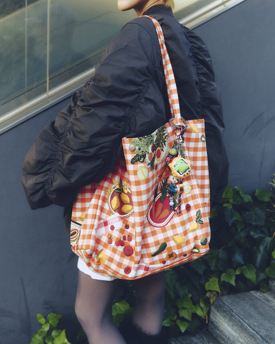 【スナップ】主張し合いながらも“なじむ”ビスチェとロンTの合わせ技