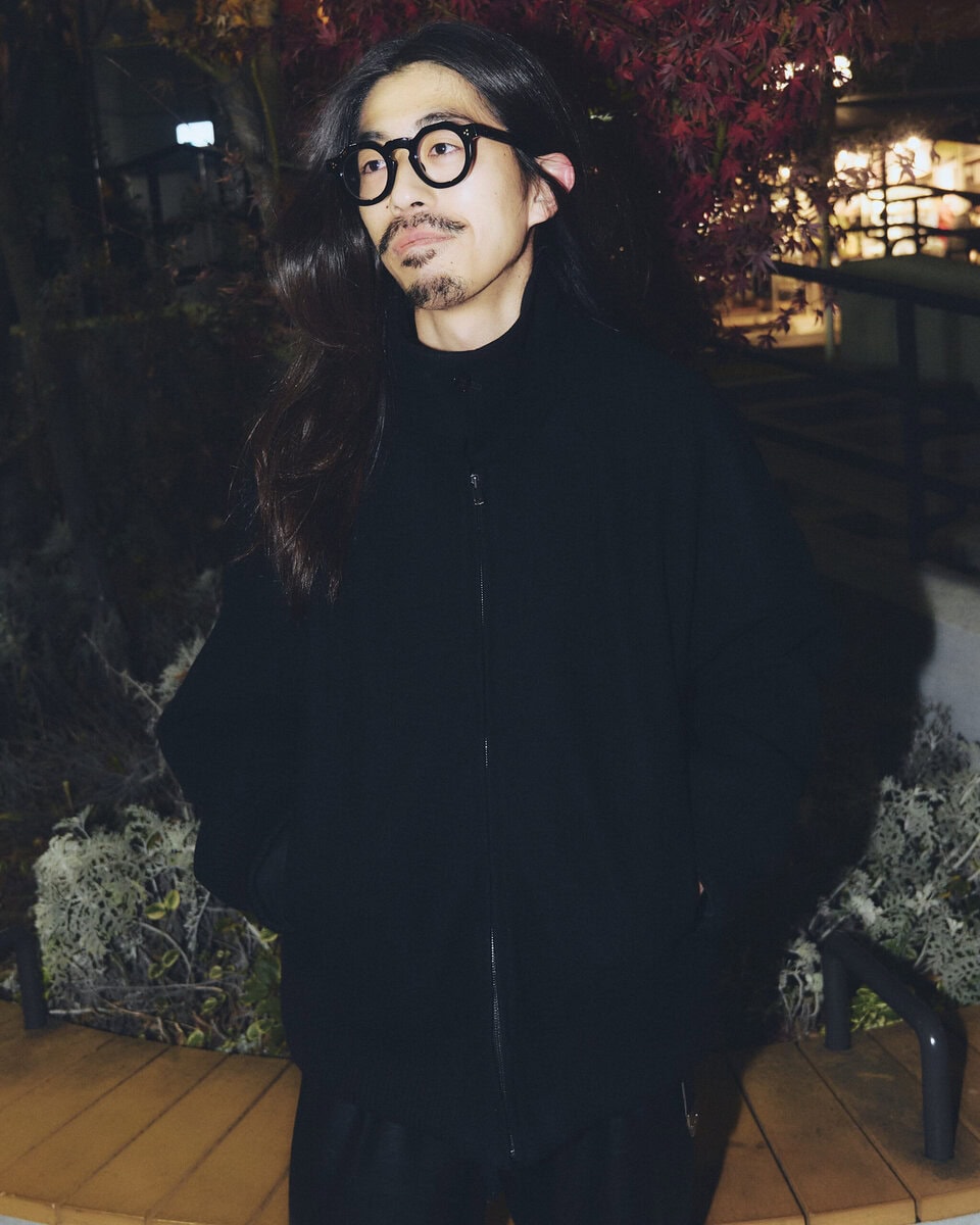 【スナップ】全身オールブラック…ただしすべて素材違いで立体感を演出