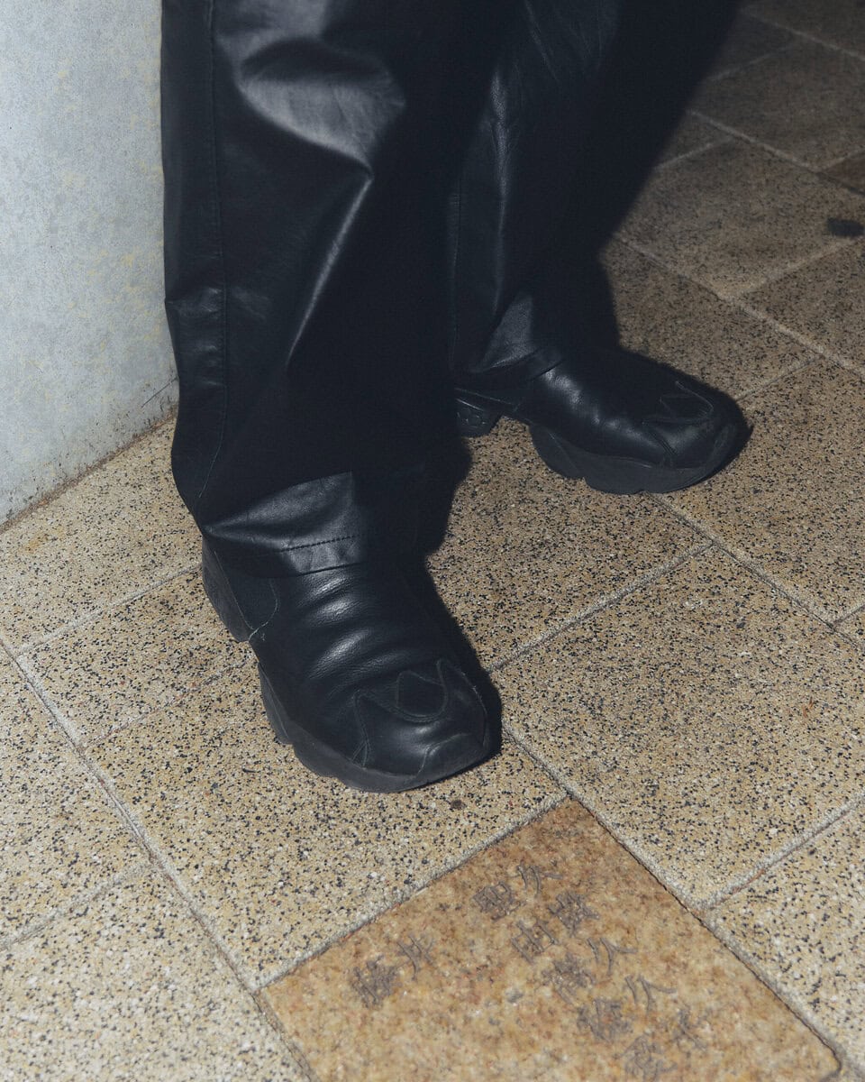 【スナップ】全身オールブラック…ただしすべて素材違いで立体感を演出