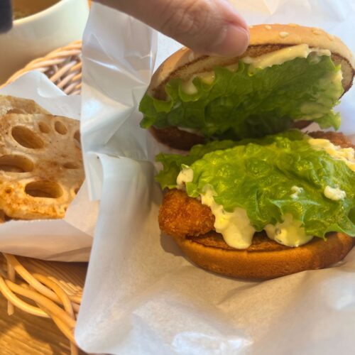 フレッシュネスバーガーのサーモンバーガー中身