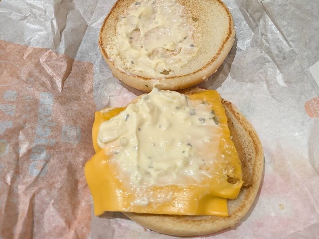 マクドナルド、モス、フレッシュネス…「フィッシュバーガー」が一番うまいのは？28年間フィレオフィッシュを避けてきたPRパーソンが一口で“禁断の沼”に落ちた…