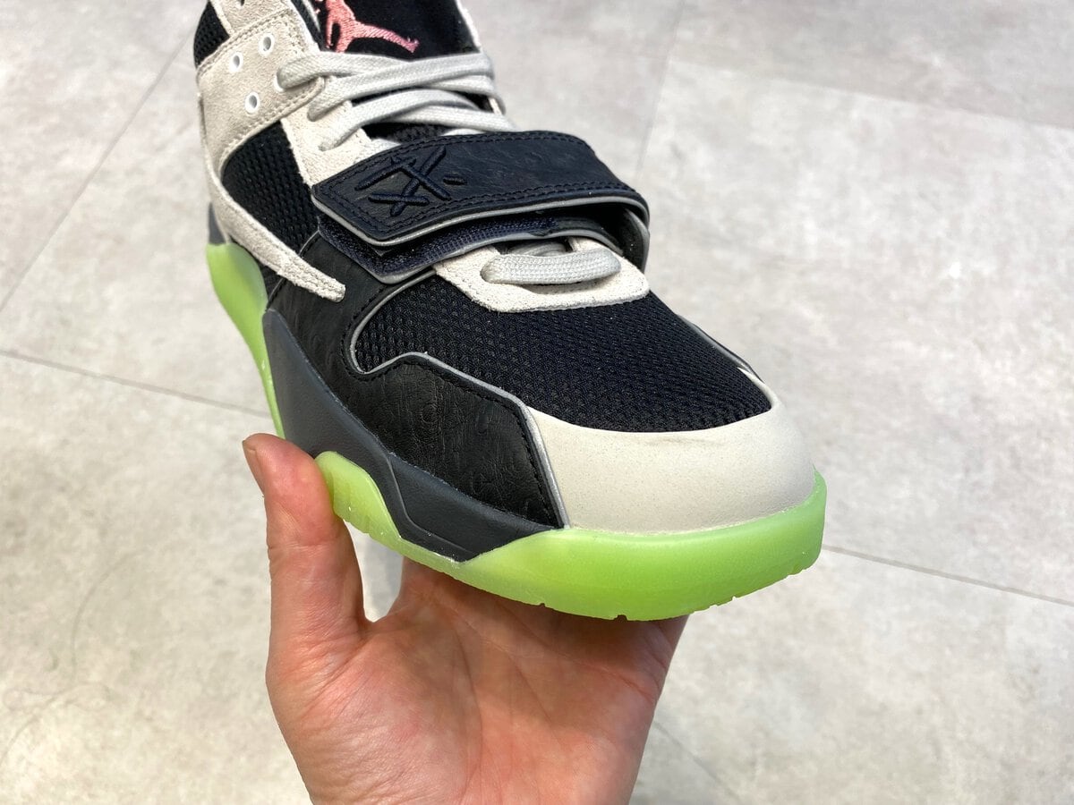 Travis Scott × Chase B × Nike（トラヴィススコット × チェイスB × ナイキ）のジャンプマンジャック TR CJ1 T-Rexx "ナイトシルバー"