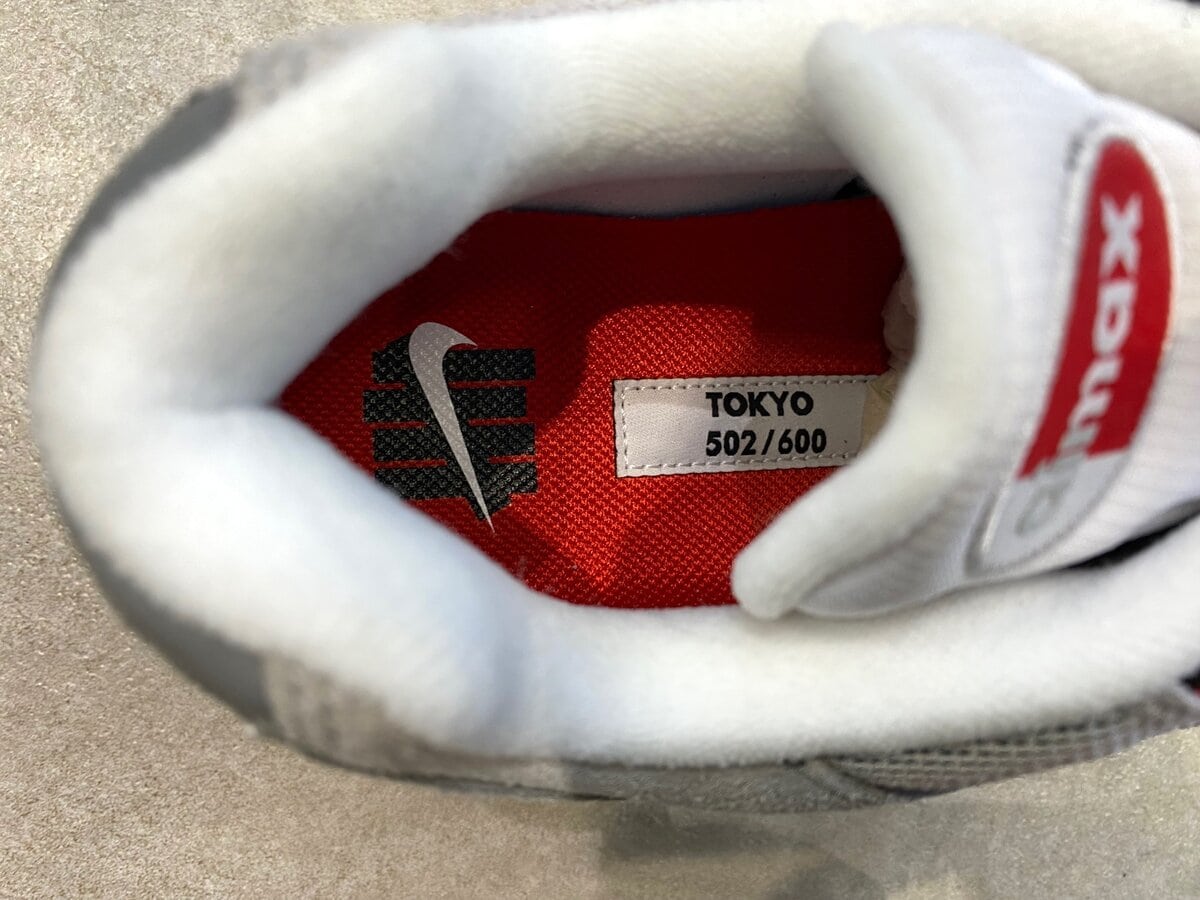 UNDEFEATED × Nike(アンディフィーテッド × ナイキ)のエアマックス95 SP "ファイヤーレッド" (東京 エクスクルーシブ) (シリアルナンバーあり/600足限定)