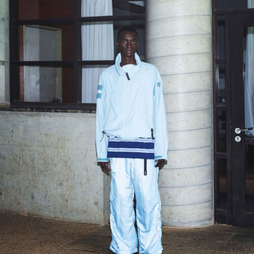 前回のコラボレーションで高い評価を得た同型モデルをベースに、春夏に欠かせないTシャツを加え、春夏シーズンに適応した仕様へアップデート。