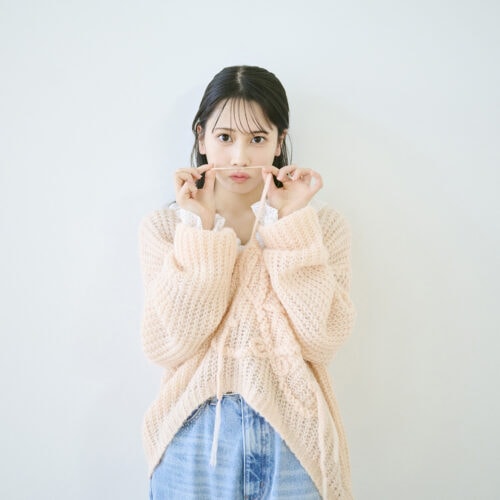 1st写真集『うたかた』を発売した野中ここな