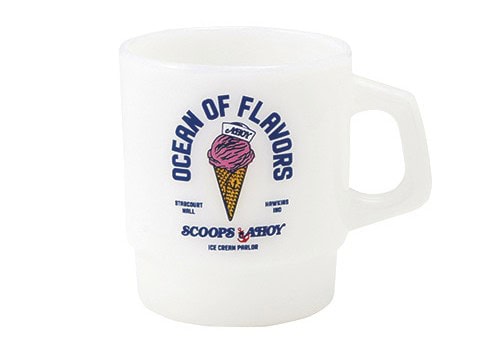 スリーコインズと『ストレンジャー・シングス』のコラボアイテム（マグカップ）