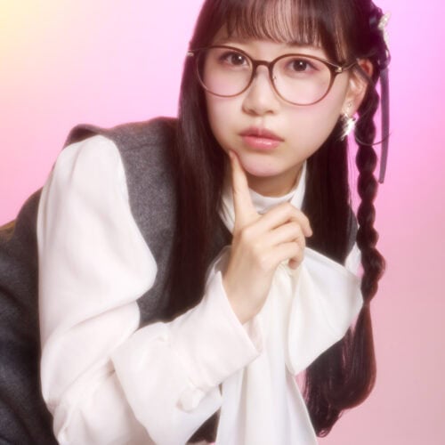 絶妙なサイズ感で、お顔バランスをきゅっと可愛く。プラスチック×メタル素材の欲張りコンビネーションフレームなので、いつだってビジュ盛れな私に。