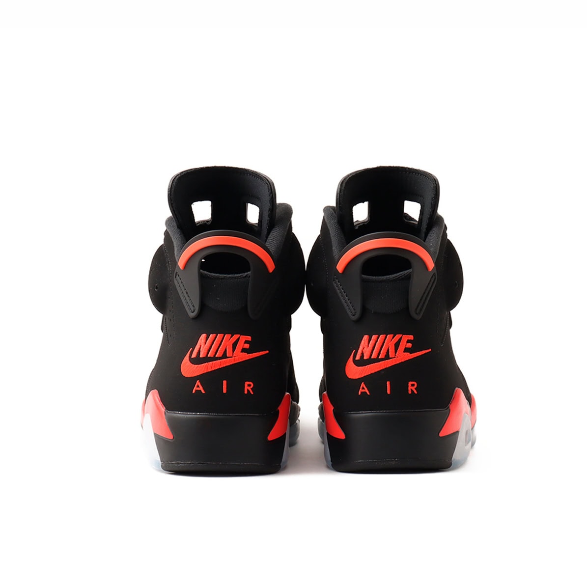 ナイキの「エア ジョーダン 6 レトロ オージー“インフラレッド セールスマン”」¥32,340