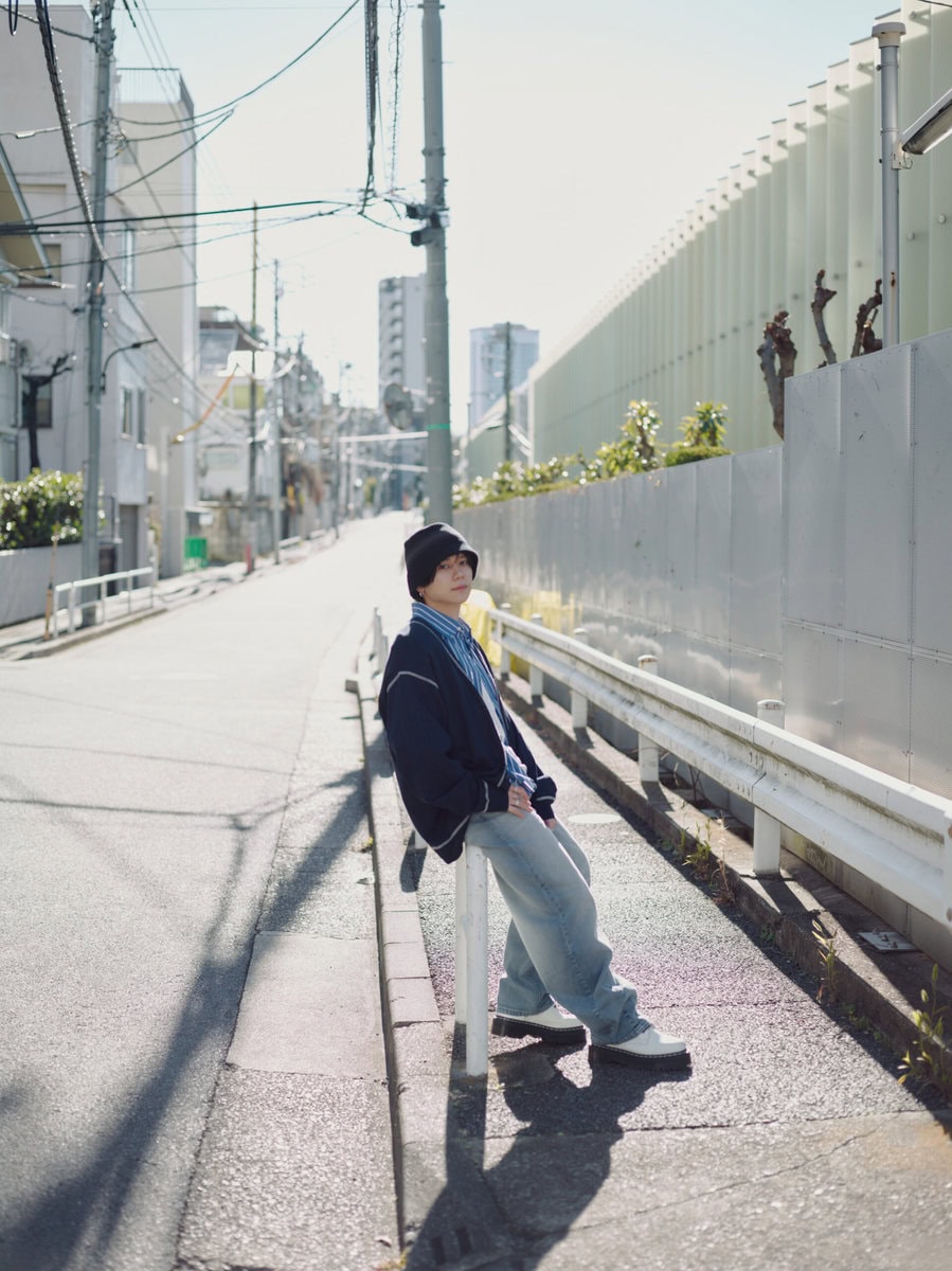 INI藤牧京介が見つけた、人付き合いのグッドバランス。「対人関係は頑張る。その分、ちゃんと自分を休ませる」