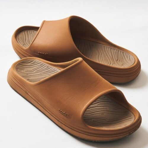 UNDER THE SUNスタッフ、ブランドディレクター・谷田誠人のベストバイ　NORDAの008