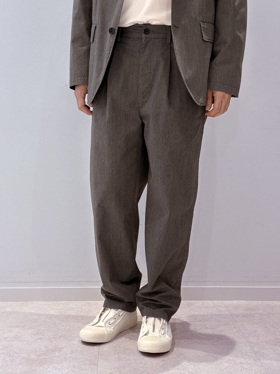 GU×UNDERCOVER ワイドテーパードパンツ 試着