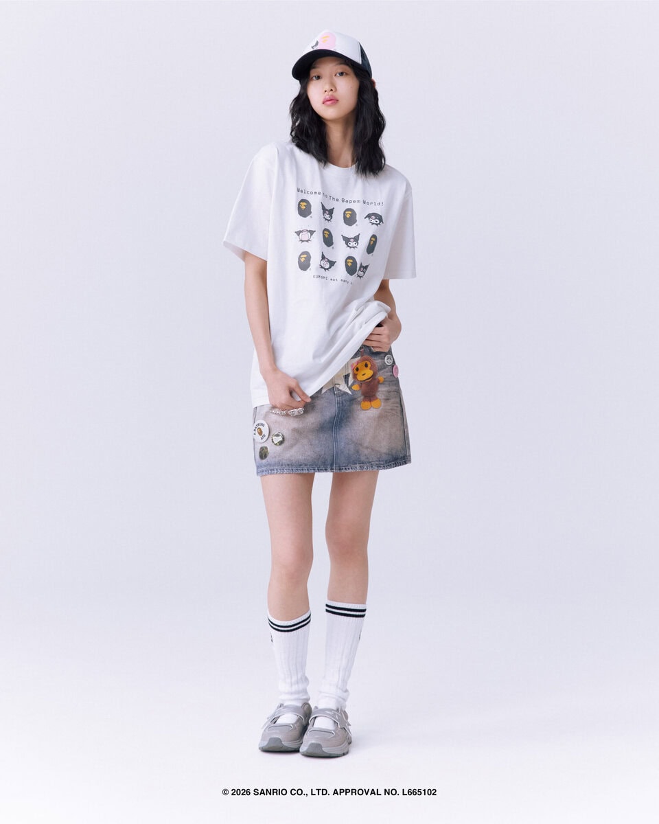 BAPE.COMで使用されていた「Welcome to The Bape® World!」のグラフィックをベースに、クロミがAPE HEADと出会う世界観を表現。左上にはBAPE®を象徴するMAD FACEを配置し、対角線上のクロミもMAD FACEの表情にすることで、ユーモアをプラス。