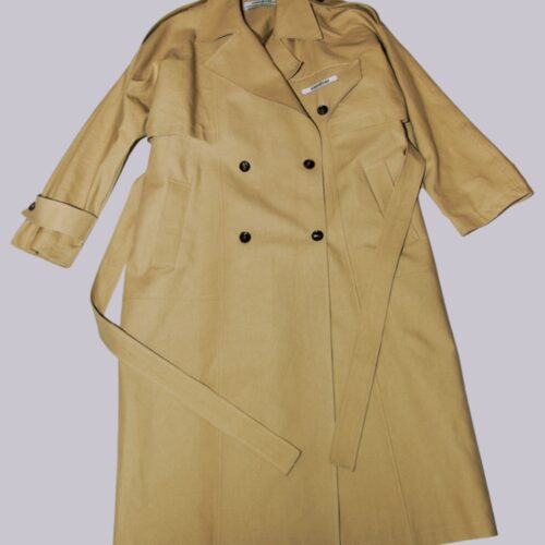 モデル、DJ・井上ヤマトさんのベストバイ KIMHEKIMの トレンチコート