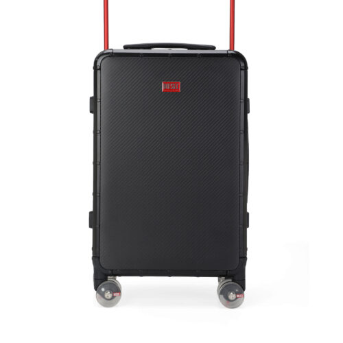 「CBON-D」スーツケース ¥193,600（Sサイズ：H57.5×W36.5×D22.5cm 容量：41L、 重量：4.5kg）