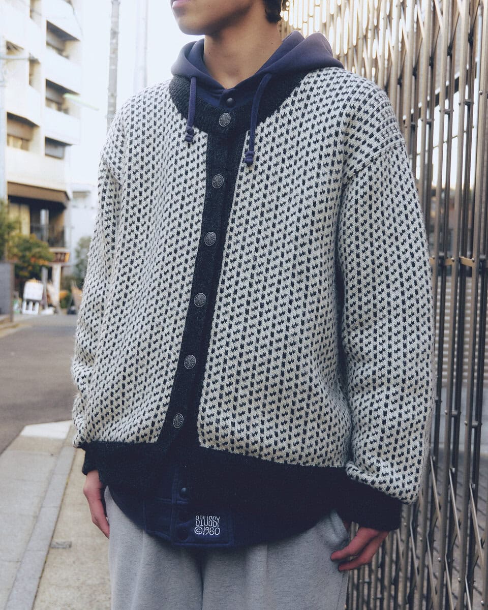 【スナップ】エルエルビーンの代表作「バーズアイ」のカーディガンが主役の“ぽかぽか”コーデ