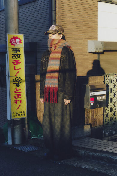 【スナップ】モノトーンになりがちな冬はマフラーの巻き方で“面積”を出す工夫を