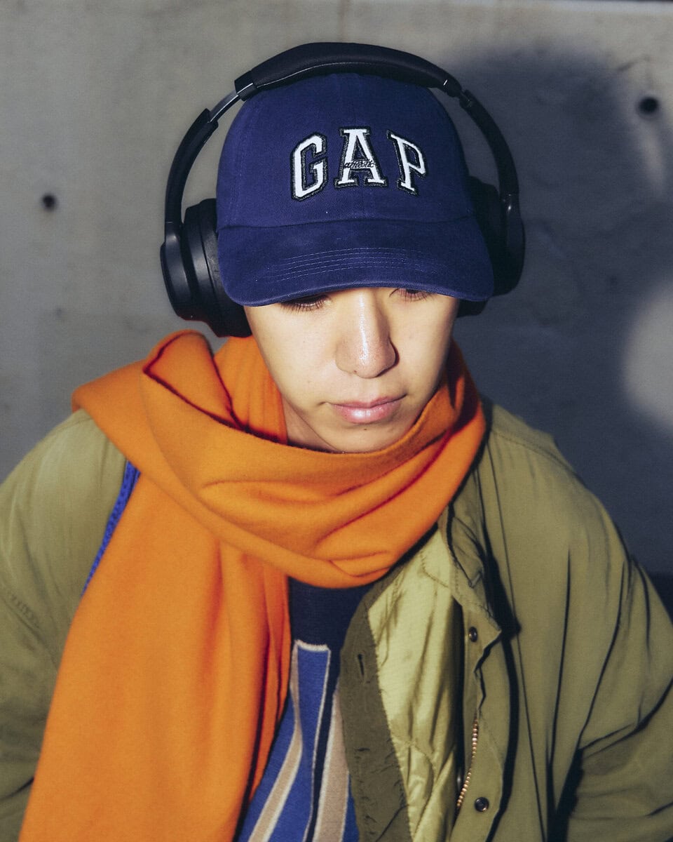 【スナップ】同系色のミリタリーで揃えて、“柄モノ”のシューズやカバンでアクセントを