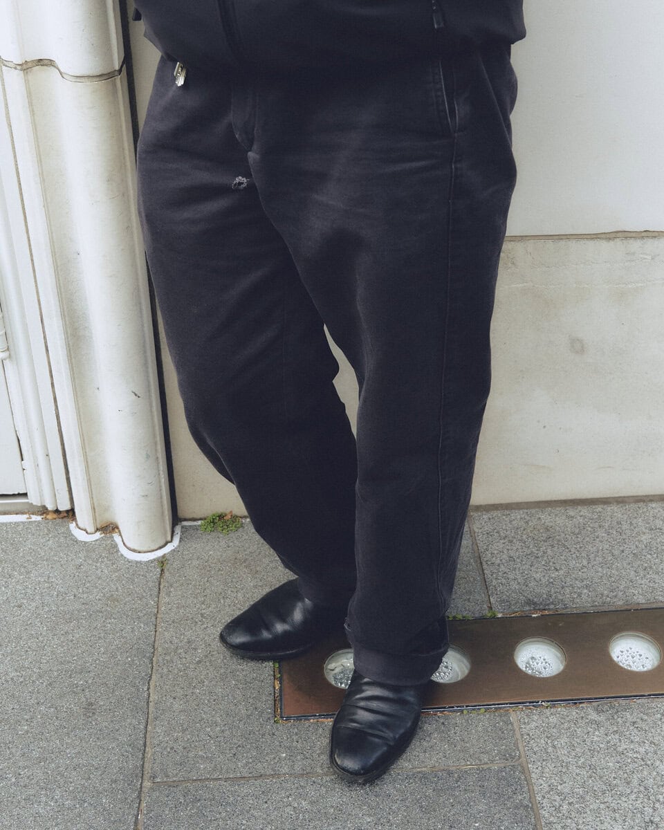 【スナップ】ひとひねり効いたバイカーファッション。アウトドアブランドに革靴のミスマッチ感を演出