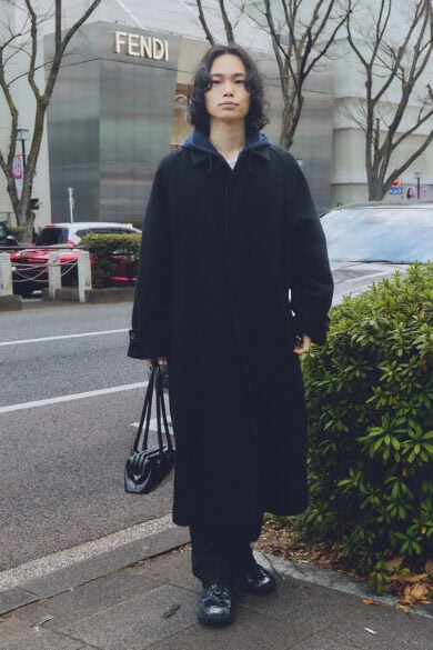 【スナップ】買い物で歩く日はスニーカーが一番!を体現したシックな古着コーデ