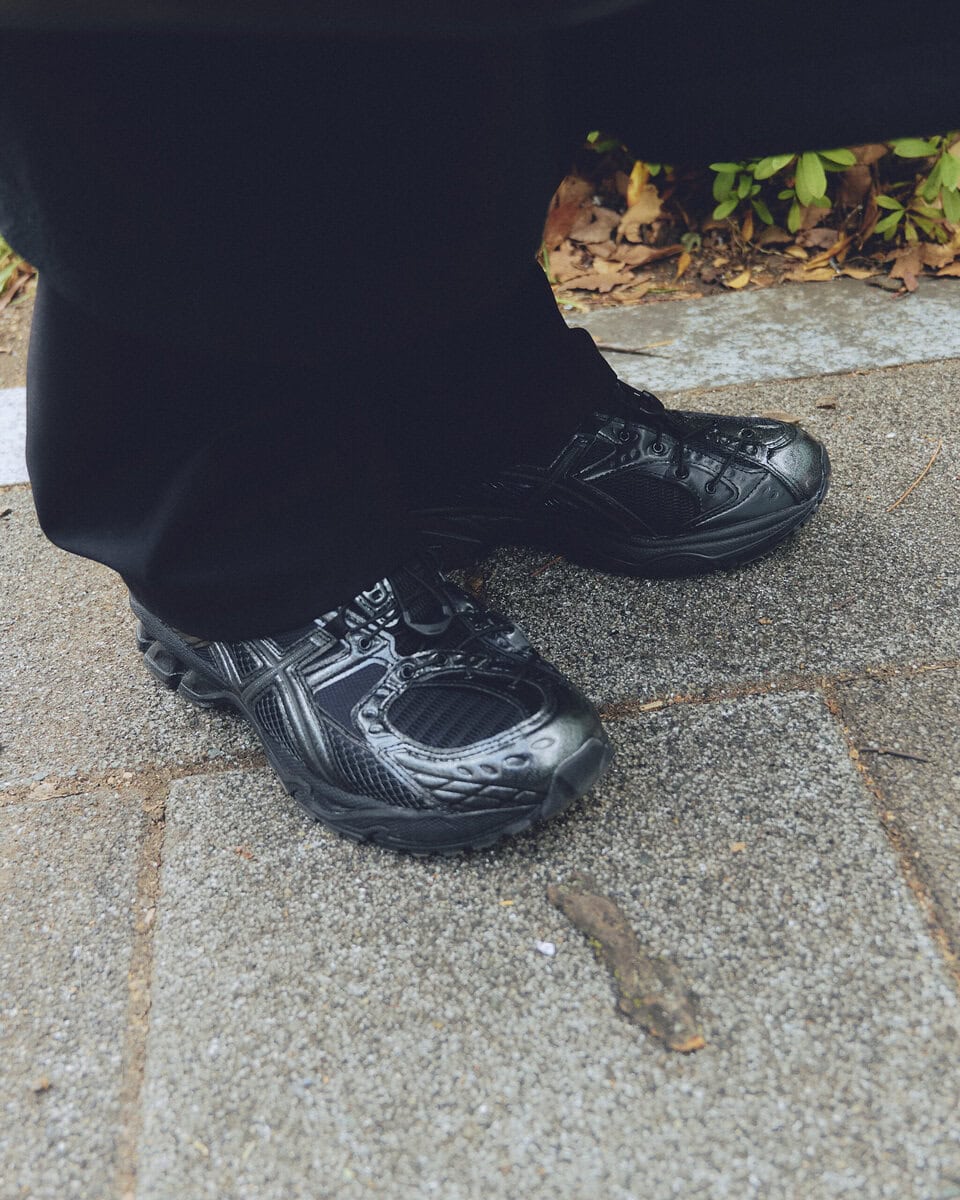 【スナップ】買い物で歩く日はスニーカーが一番!を体現したシックな古着コーデ