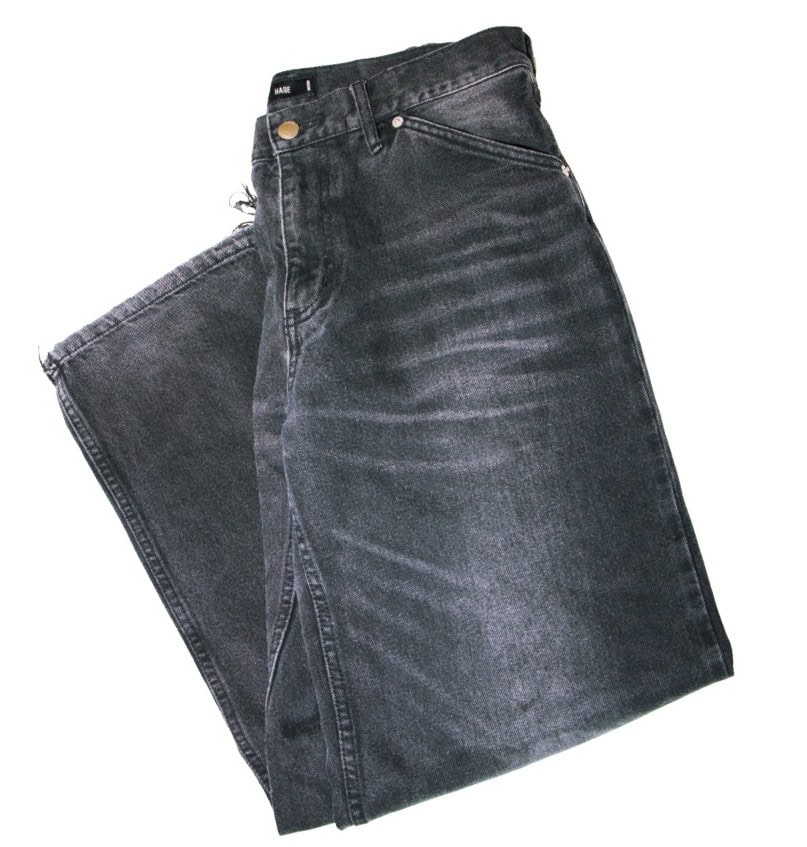 ダンス＆ボーカルグループ「THE JET BOY BANGERZ（TJBB）」TAKUMIさんのベストバイ　HAREのワイドデニム