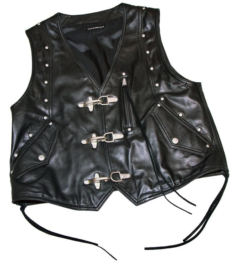ダンス＆ボーカルグループ「THE JET BOY BANGERZ（TJBB）」TAKIさんのベストバイ　FORSOMEONEのレザーベスト
