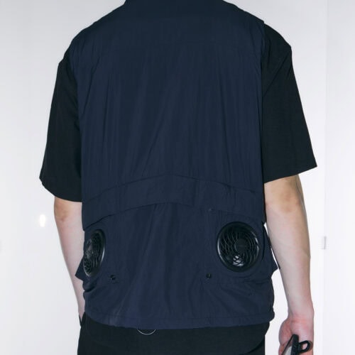 空調服×meanswhile（ミーンズワイル）によるAir Circulation System Rain Jacket / Lightが、より薄く軽くしなやかにアップデート。さらに新型となるAir Circulation System Monster Vestも展開する。