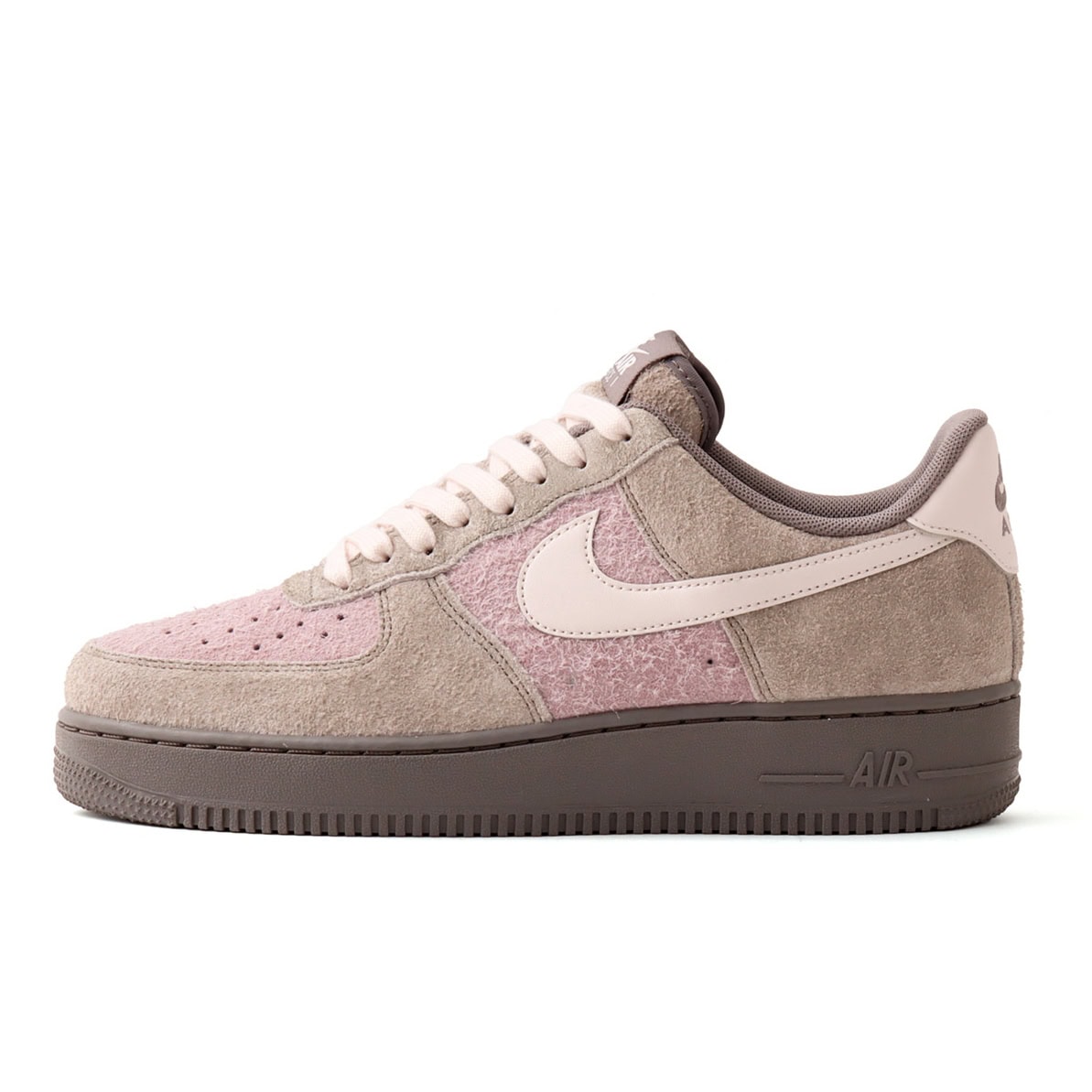 ナイキの「エア フォース 1 '07 プレミアム“チェリー ブロッサム”」¥19,800