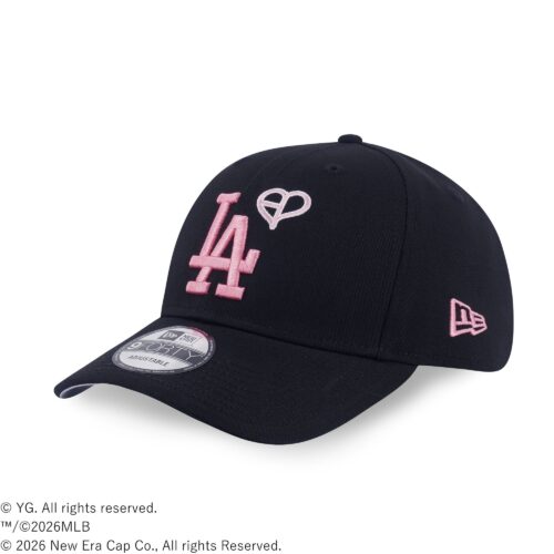 「BLACKPINK好きは全員買うべきキャップ」ニューエラ×MLB™とのトリプルコラボはハートロゴが可愛すぎる