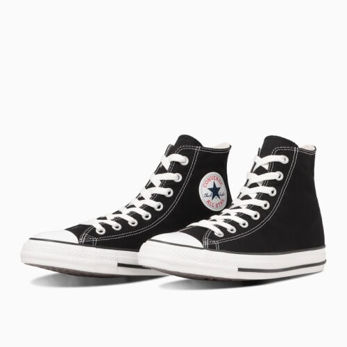 今回のリニューアルでは、アイコニックなルックスはそのままに、伝統的な製法を守りながら、内部構造や素材を見直すことで、履き心地を中心とした約四半世紀ぶりの大幅アップデートを実施。